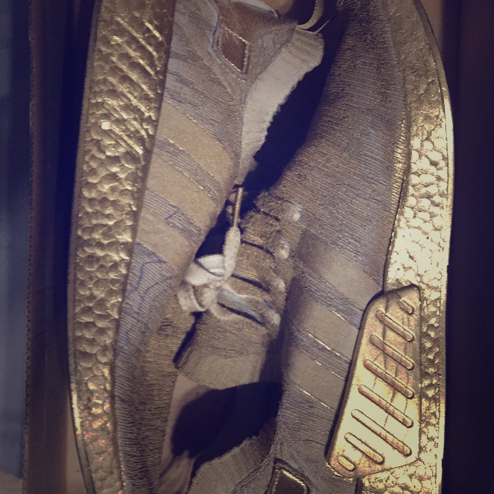 Gold Adidas NMD R1